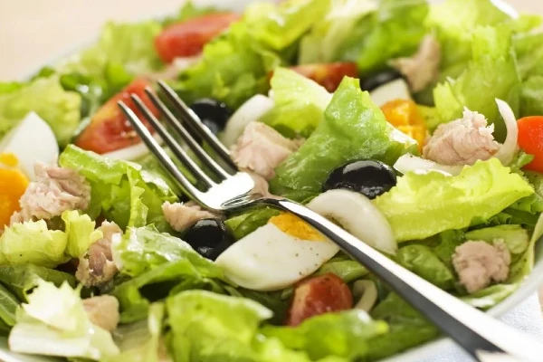 Assembler la salade