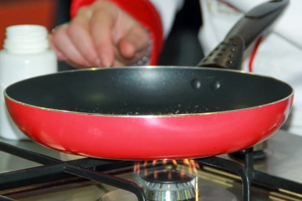 chauffer une poêle